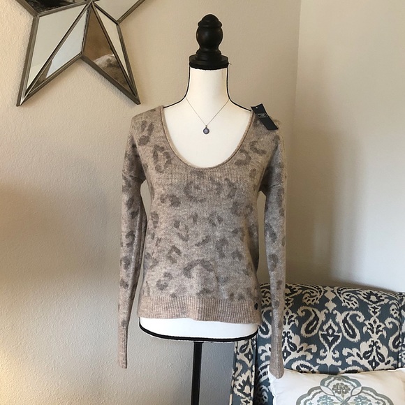 NWT Abercrombie and Fitch Cheetah Print Sweater - Picture 1 of 5